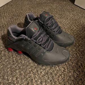 Nike Shox NZ- Size 10